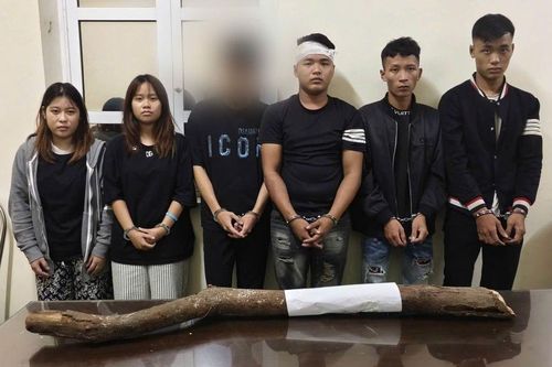 4 nam 2 nữ ở Hà Nội bị bắt vì hành động gây phẫn nộ trong đêm