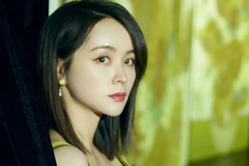 Một nữ diễn viên nổi tiếng tuyên bố ly thân chồng hơn 18 tuổi, lý do gây sốc