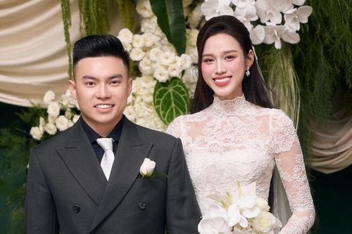 Bất ngờ với món đồ mẹ chồng Đỗ Thị Hà trao ở đám cưới sáng nay, lộ rõ thái độ với nàng dâu mới