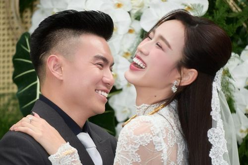 Trời đổ mưa lớn, rạp cưới Hoa hậu Đỗ Thị Hà gặp sự cố trước giờ G
