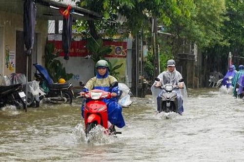 Học sinh, sinh viên tại Huế nghỉ học để phòng tránh bão Fengshen
