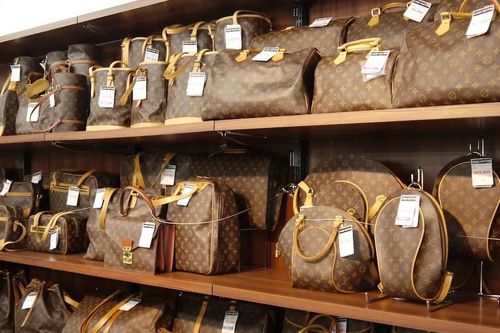 Hàng hiệu secondhand ăn nên làm ra