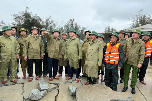 Thành phố Huế: Huy động 2.000 cán bộ, chiến sĩ ứng phó bão số 12