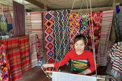 Pù Luông: Nâng tiêu chí thu nhập trong xây dựng nông thôn mới