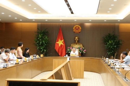 Phó Thủ tướng yêu cầu hoàn thiện mô hình tổ chức Trung tâm tài chính quốc tế