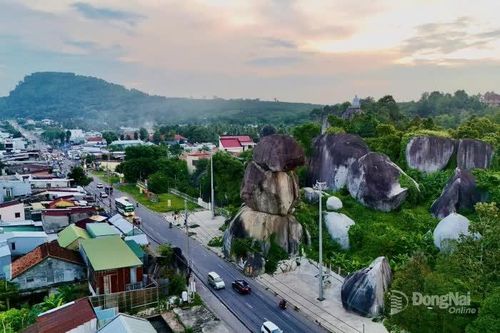 Đá Ba Chồng - Kỳ quan đá giữa đất Đồng Nai