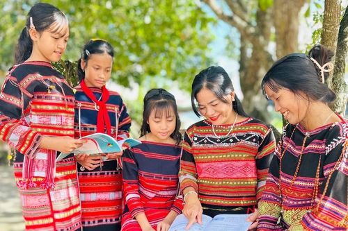 Sắc màu văn hóa trong trường học vùng cao