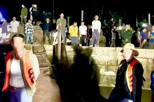 Lật thuyền trên lòng hồ sông Đà, một người mất tích