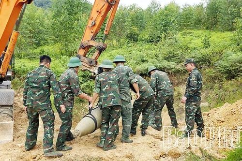 Hủy nổ quả bom phát hiện ở khu Hồng Hà 2, phường Thanh Miếu