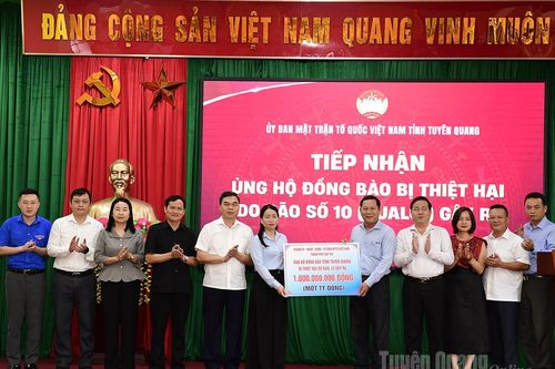 Phó Bí thư Tỉnh ủy, Chủ tịch Ủy ban MTTQ tỉnh Ma Thế Hồng tiếp đoàn công tác của Thành phố Cần Thơ thăm, hỗ trợ tỉnh khắc phục hậu quả thiên tai