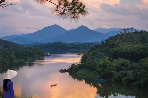Chiều trên đồi Vọng Cảnh