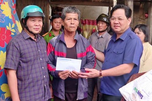Cà Mau: Kịp thời hỗ trợ gia đình có nhà bị ảnh hưởng bởi lốc xoáy