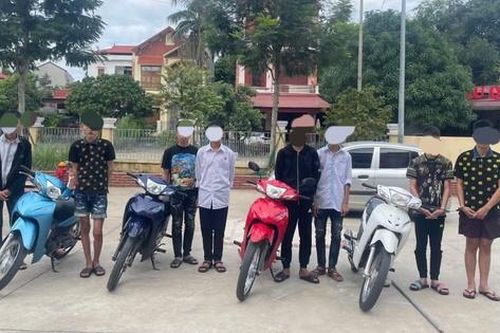 Điều tra nhóm thanh niên Bắc Ninh cầm dao, kiếm vứt xe bỏ chạy khi gặp công an
