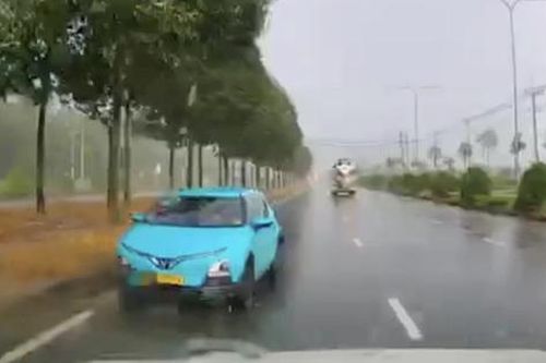 Xử lý tài xế xe taxi đi ngược chiều trên ĐT752B qua Đồng Nai