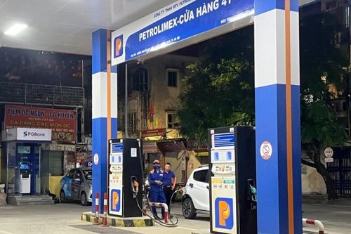 Xăng RON 95 có thể giảm hơn 200 đồng vào chiều 23/10