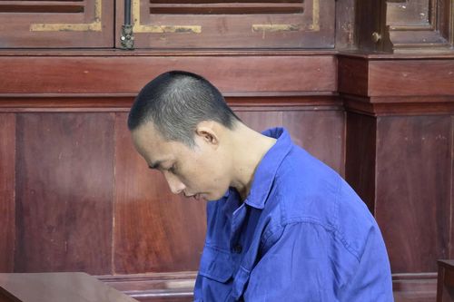 Kề dao vào cổ vợ vì ghen tuông, vô cớ khiến nạn nhân tử vong