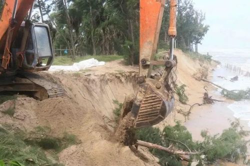 Quảng Nam gia cố bờ biển Hội An trước bão số 12