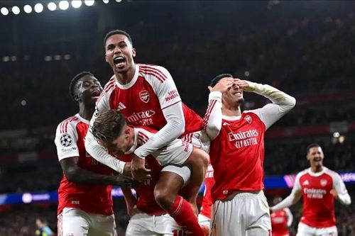 Arsenal thắng trận thứ sáu liên tiếp