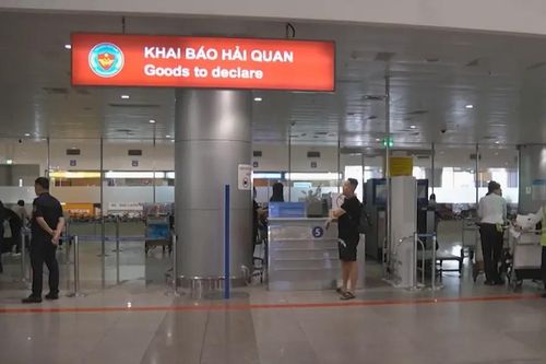 Vietnam Airlines điều chỉnh nhiều chuyến bay do bão số 12
