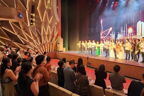 Hơn 2,8 tỷ đồng ủng hộ đồng bào vùng lũ Cao Bằng từ Chương trình nghệ thuật 'Hoa nở sau mưa'