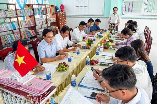 HĐND tỉnh khảo sát thực trạng giáo dục tại 2 xã Tân Thuận và Gành Hào