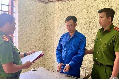Vạch trần mặt nạ 'bạch liên hoa'