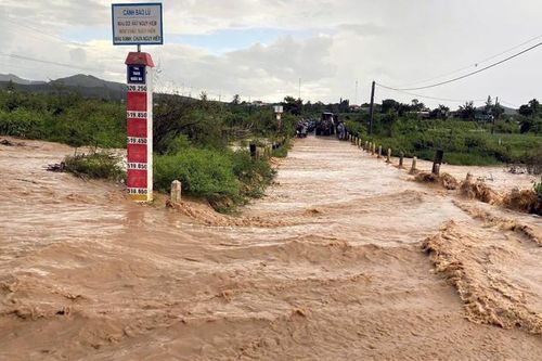 Bốn tỉnh, thành miền Trung nguy cơ lũ quét, sạt lở và ngập lụt nghiêm trọng
