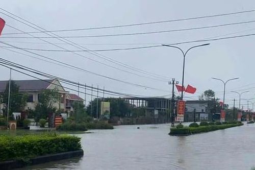 Huế: Hàng nghìn học sinh nghỉ học tránh lũ, tình hình các hồ chứa hiện ra sao?