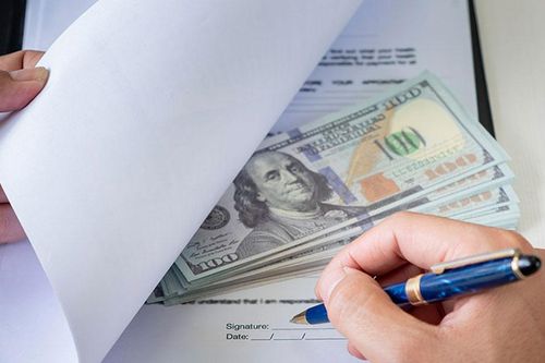 Công an Hà Nội xác minh vụ người phụ nữ bị 'tố' dùng giấy xác nhận có 160 triệu USD để lừa đảo