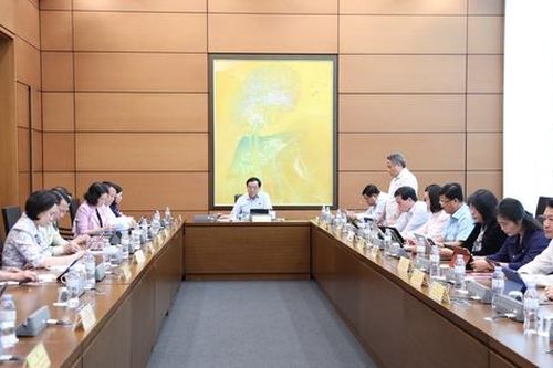 Đại biểu Quốc hội góp ý quy định về tiền lương, điều động, bổ nhiệm, kỷ luật viên chức