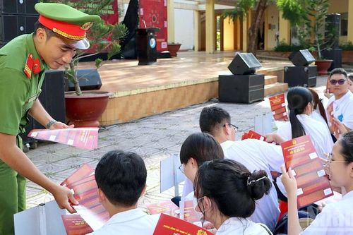 Cà Mau xây 'lá chắn số' giữ vững 'trận địa tư tưởng' trên không gian mạng
