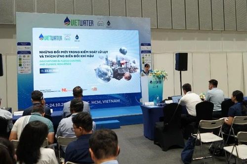 Đổi mới sáng tạo trong kiểm soát lũ và tăng cường khả năng chống chịu với biến đổi khí hậu
