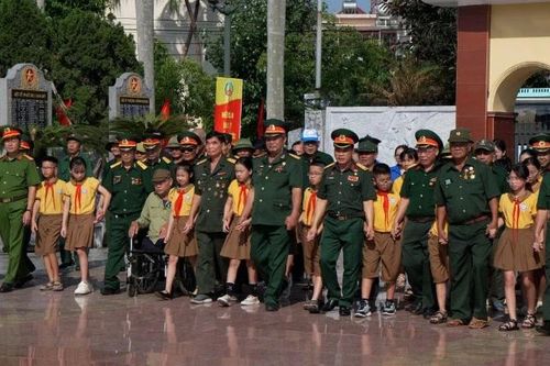 Phim tài liệu 'Trên mặt trận mới' - hành trình đầy khát vọng của các cựu chiến binh