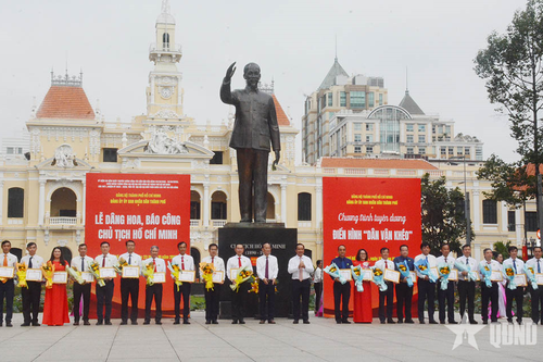 Đảng ủy UBND TP Hồ Chí Minh tuyên dương 95 điển hình 'Dân vận khéo'