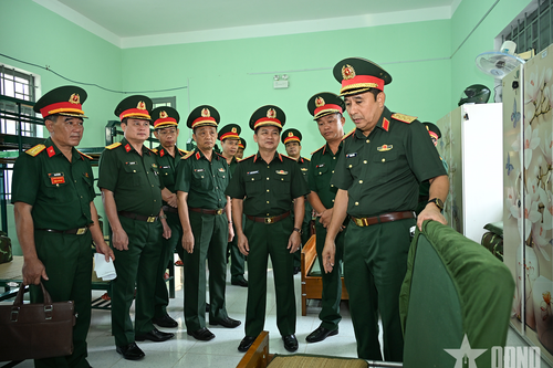 Thượng tướng Phùng Sĩ Tấn thăm, kiểm tra các đơn vị trên địa bàn tỉnh Gia Lai
