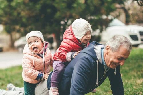 Đừng để người già cô đơn trong chính tổ ấm của mình