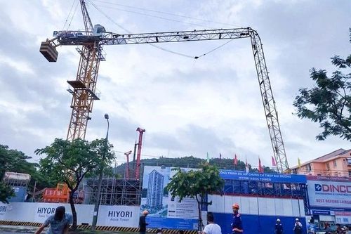 Gãy cần cẩu tại dự án chung cư 25 tầng HIYORI Aqua Tower ở Đà Nẵng