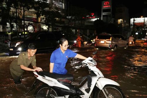 Triều cường ở Cần Thơ vượt đỉnh triều lịch sử năm 2022