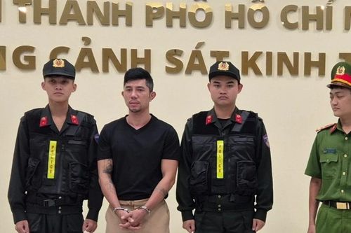 Ca sĩ Lương Bằng Quang bị bắt vì đưa hối lộ 8 tỷ đồng
