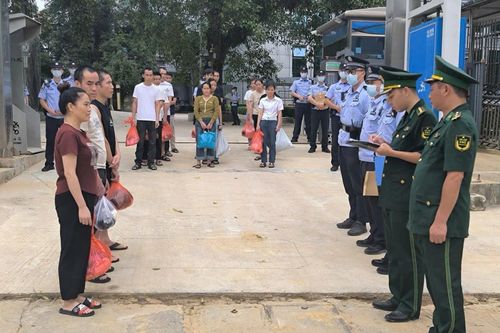 Tiếp nhận công dân do Trung Quốc trao trả