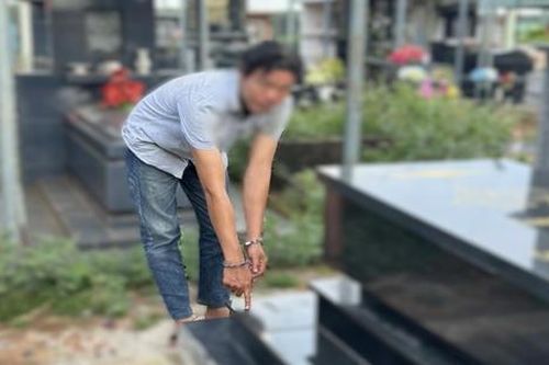 Bắt tạm giam đối tượng đập phá mộ tại Nghĩa trang Núi Đỏ