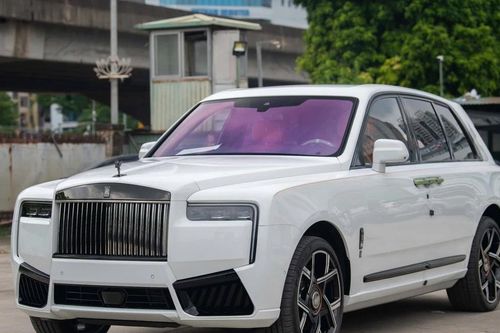 Cận cảnh Rolls-Royce Cullinan Black Badge 2025 đầu tiên về Việt Nam