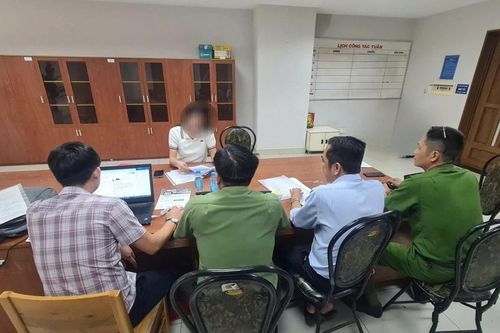 Doanh nghiệp dùng 6 người mẫu quảng cáo dịch vụ cá độ trên sân pickelbal bị phạt