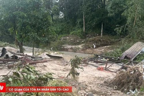 Tìm thấy cụ bà bị nước cuốn trôi trong cơn mưa lớn