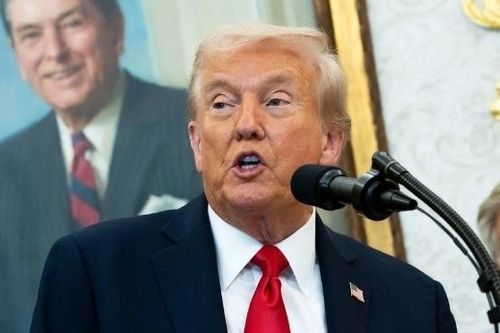Ông Trump yêu cầu Bộ Tư pháp Mỹ bồi thường 230 triệu USD