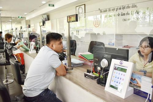 Chủ tịch TPHCM yêu cầu xử lý dứt điểm hồ sơ trễ hạn và xin lỗi người dân