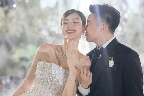 Lý do Hoa hậu Đỗ Hà không mời sao Việt trong lễ cưới ở Quảng Trị