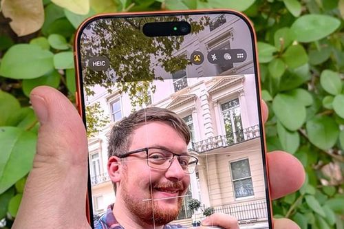iPhone 17 Pro được vinh danh 'ông hoàng selfie' thế giới