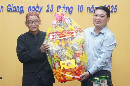 Lãnh đạo tỉnh An Giang tiếp đoàn Ban Thường trực Ban Đại diện Cộng đồng Hồi giáo (Islam) tỉnh An Giang