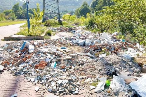 Hoa viên Xóm Tiêu thành điểm tập kết xà bần